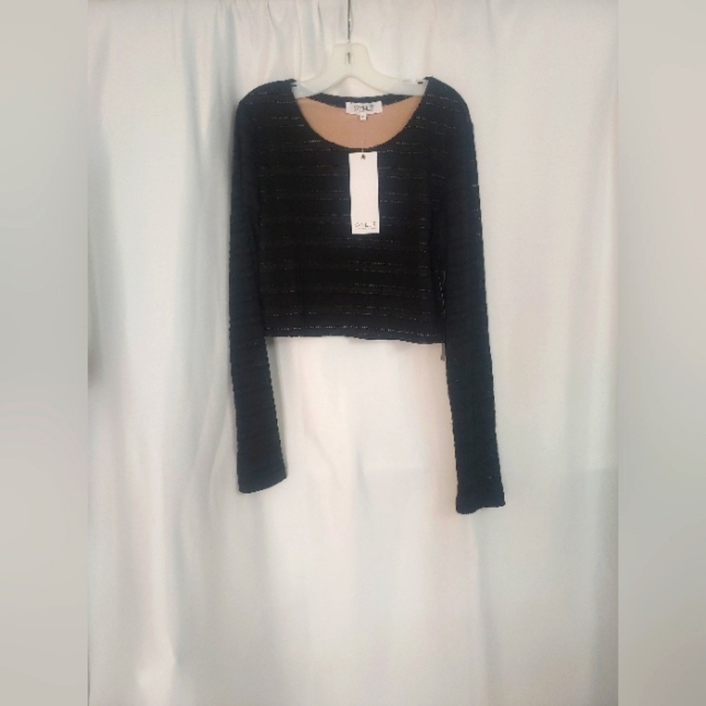 WYLDR Crop Midriff Half Bellt Top with Long Sleeves